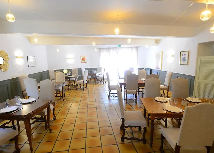 Logis Hôtels - Hôtel Restaurant du Midi