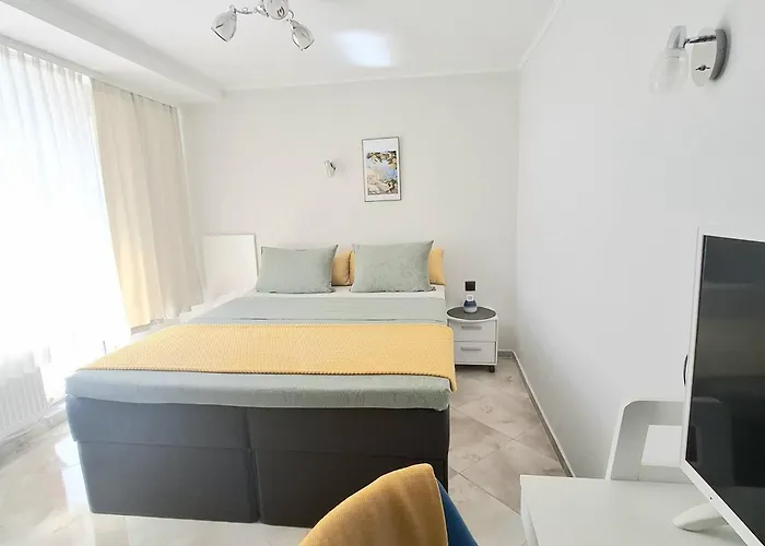 White Rose Guest Rooms