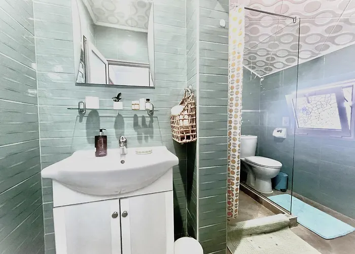 White Rose Guest Rooms