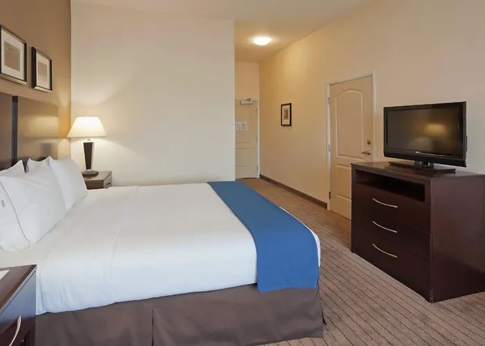Holiday Inn Express & Suites Clovis Fresno Area By Ihg