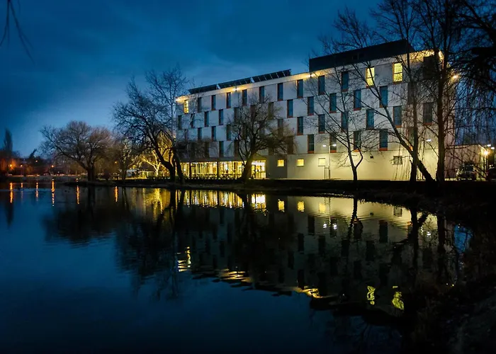 Best Western Plus Lakeside Hotel