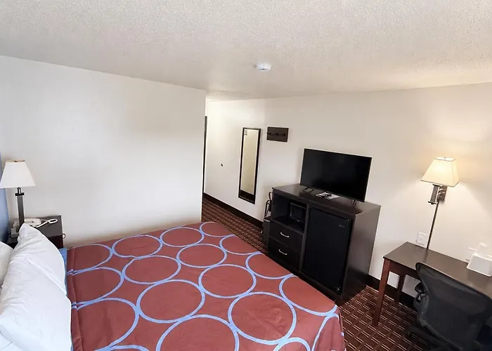 Super 8 By Wyndham Wisconsin Dells