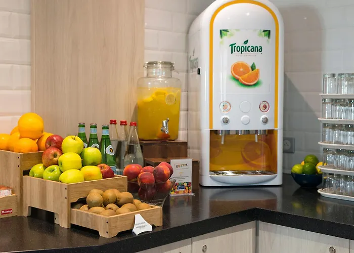 Holiday Inn Express Paris - Velizy By Ihg