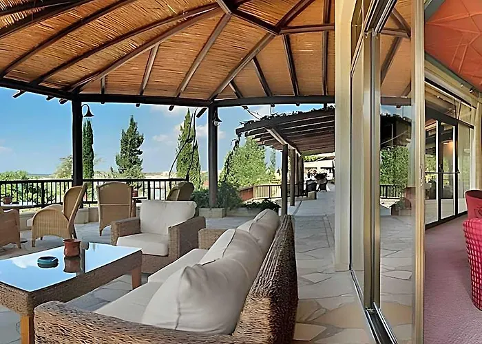 Coral Beach Hotel And Resort