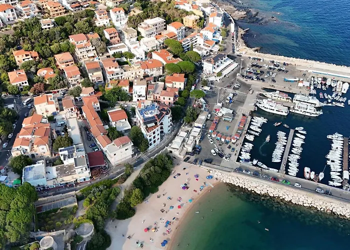Bue Marino Hotel & Rooftop Bar