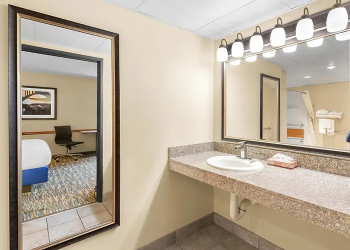 Best Western Center Pointe Inn