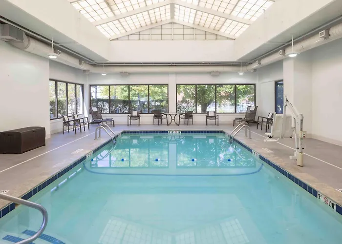 Hyatt Place Boston - Medford