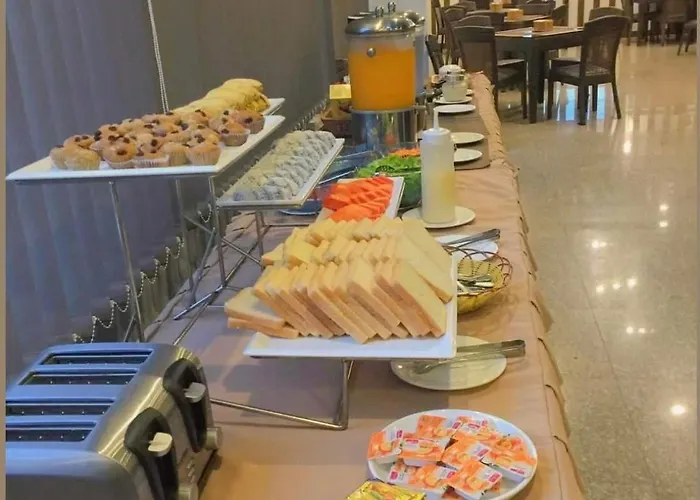 Intouch Riverside Hotel