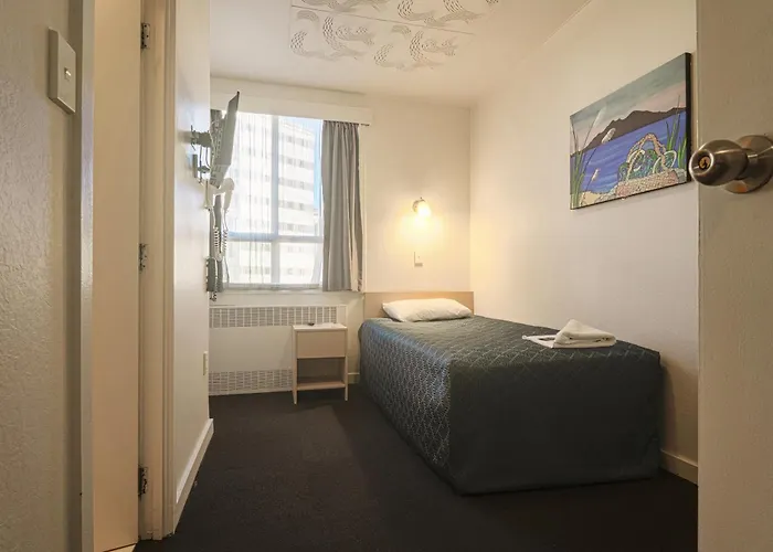 Kiwi International Hotel