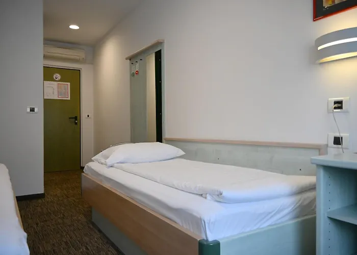 Lipa, Hotel & Bistro