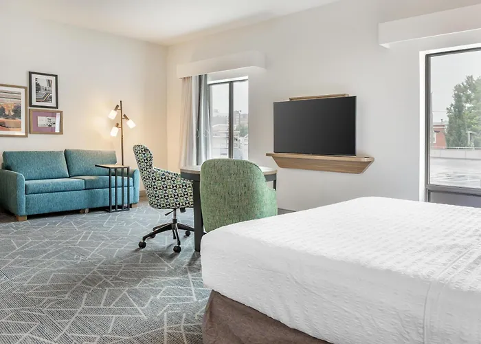 Hampton Inn & Suites Cincinnati / Uptown - University Area