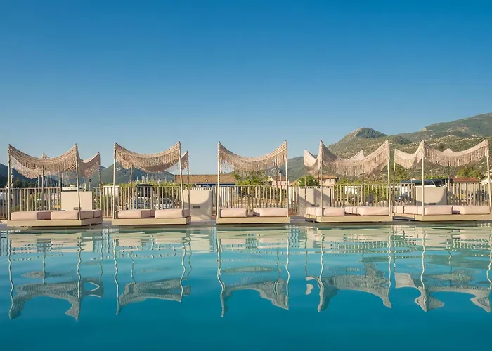 Athos Hotel