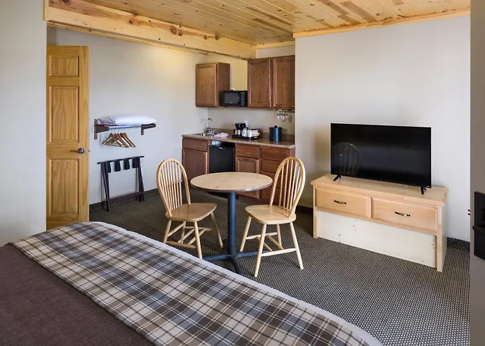 Rock Crest Lodge & Cabins