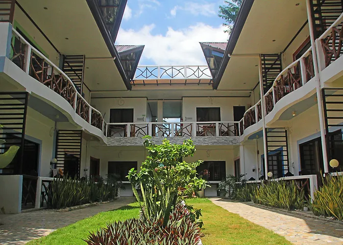 Hotel Oasis Port Barton