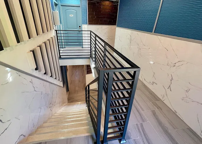 Quintessence Aparthotel