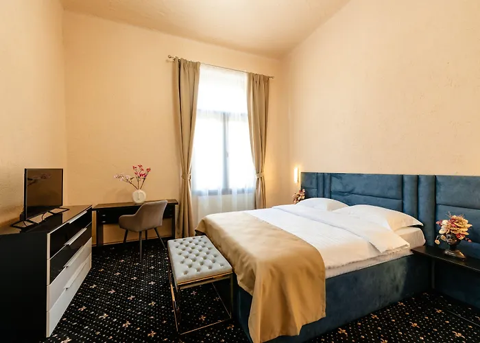 Palace Bulevard Inn
