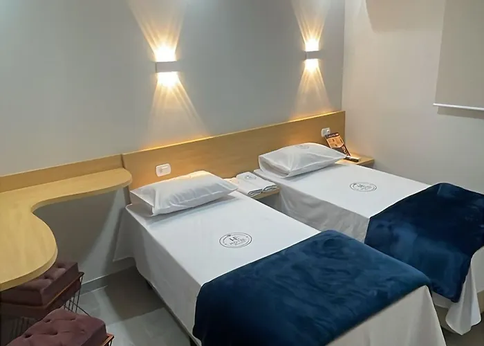 Hotel Ellos - Estacionamento e Café da Manhã Incluso