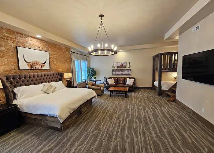 Eaglescape Suites And Event Center
