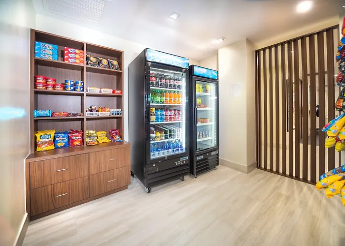 Holiday Inn Express & Suites - Fort Myers Airport By Ihg