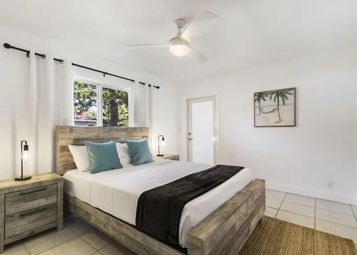Alani Bay Premium Condos