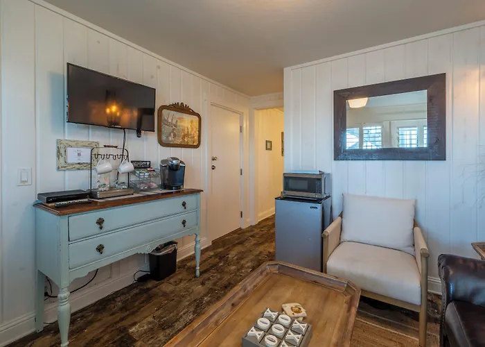 Bandon Marina Inn