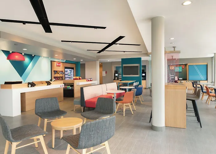 avid hotel - Ft Lauderdale Airport - Cruise by IHG