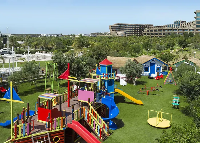 Noah'S Ark Deluxe Hotel & Spa