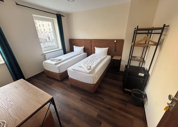 Hotel Capitol Zentrum - 24H -