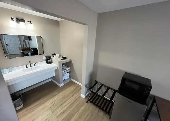 Valley Inn And Suites