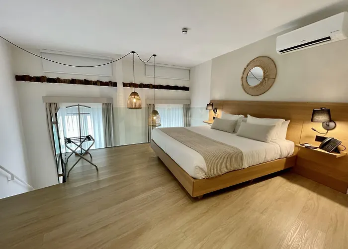 Hotel Emblematico Hi Suites