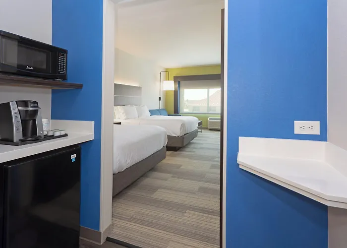 Holiday Inn Express & Suites - Firestone - Longmont By Ihg