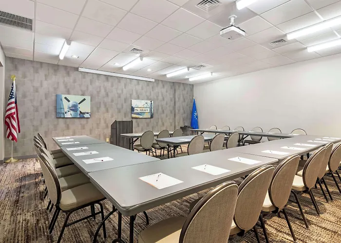 Best Western Plus Executive Residency Rigby'S Water World Hotel