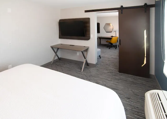 Holiday Inn Express & Suites - Moose Jaw By Ihg