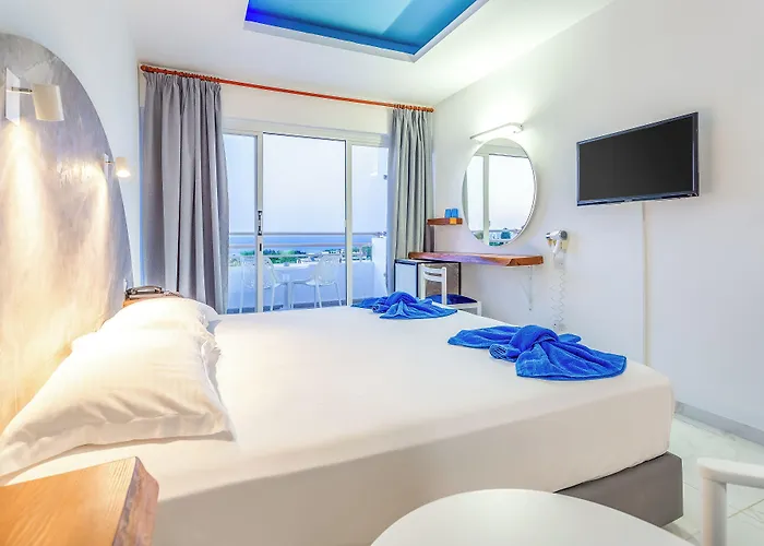 Adelais Bay Hotel