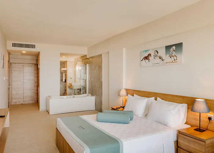 Olivia Palm Hotel