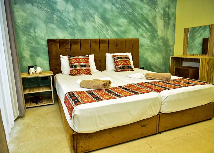 Te Bujtina Hotel- Cozy Stay With Traditional Breakfast Near Beach