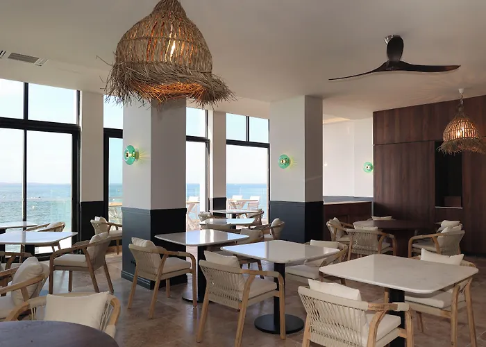 Les Vagues Hotel & Spa