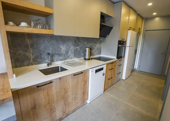 Letstay Marine Homes