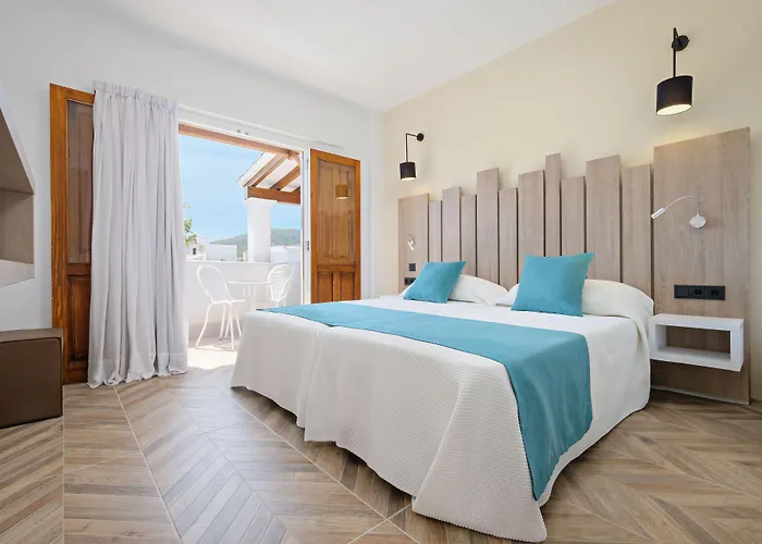 azuLine Apartamentos Can Sanso