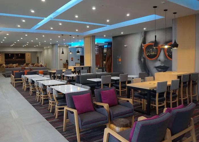La Quinta Inn & Suites By Wyndham Lewisville