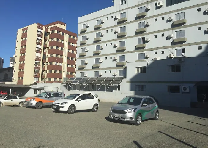 Colle Tourist Hotel Luxo