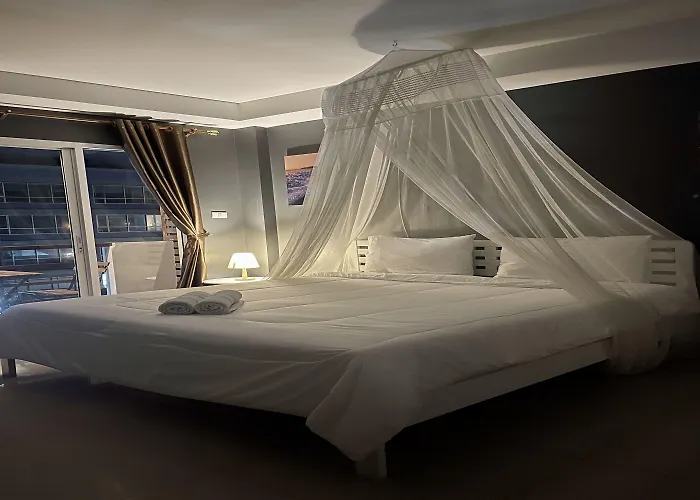 Be Rich Hotel