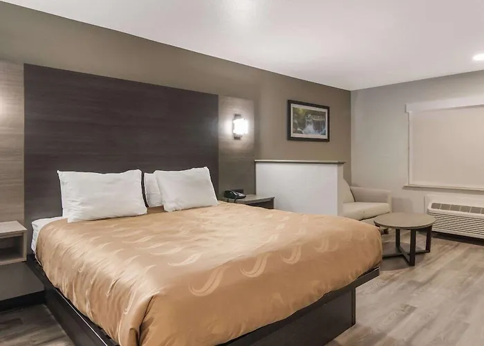 Quality Inn & Suites Fort Worth - Fossil Creek