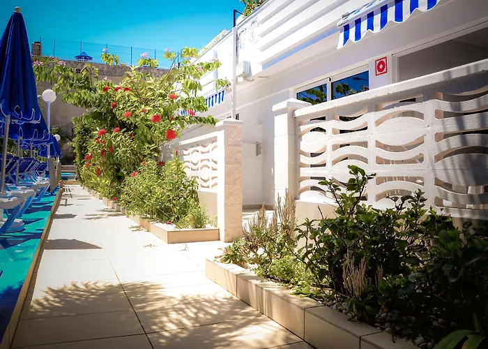 Palm Suites By Chaturhotels