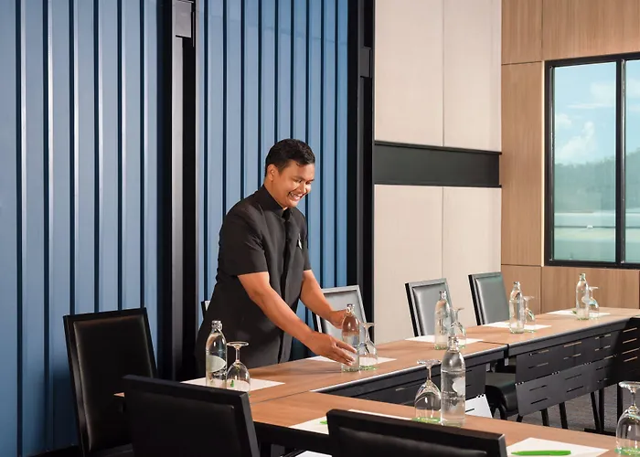 Holiday Inn & Suites Siracha Laemchabang By Ihg