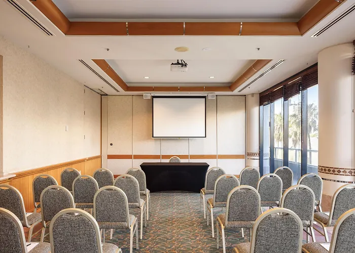 Oaks Gold Coast Hotel