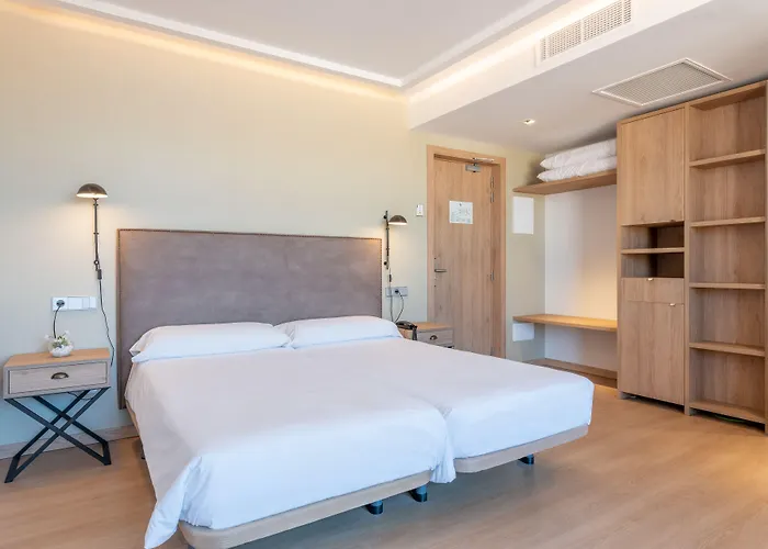 Kyrat Amarac Suites