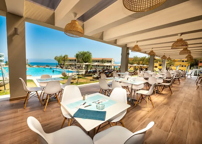 Robolla Beach Aparthotel