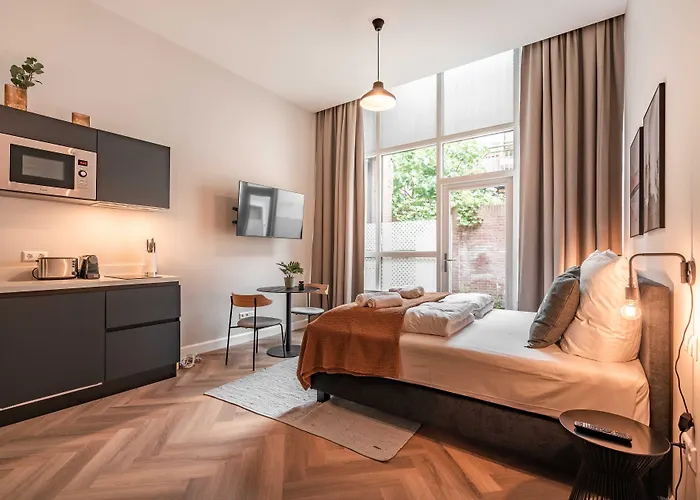 Limehome The Hague Keizerstraat