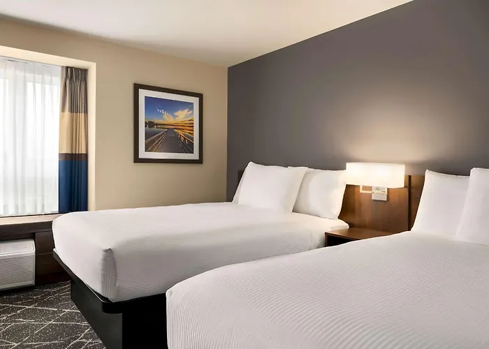Microtel Inn & Suites By Wyndham Aurora